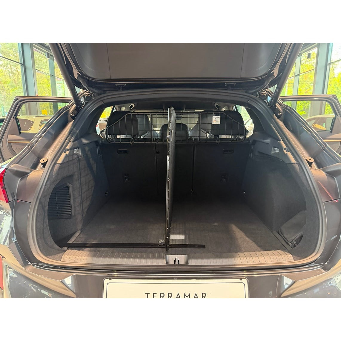 Kleinmetall 20300467 Masterline Raumteiler für Cupra Terramar E-Hybrid Ladeboden eben tierxxl-de